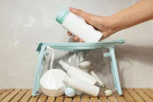 Protégeons l’environnement avec des gels douche et shampoings en poudre