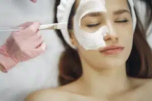 Choisir le masque facial parfait selon son type de peau