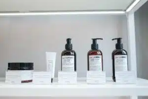 Conseils pour choisir des cosmétiques adaptés à votre type de peau et à vos besoins précis