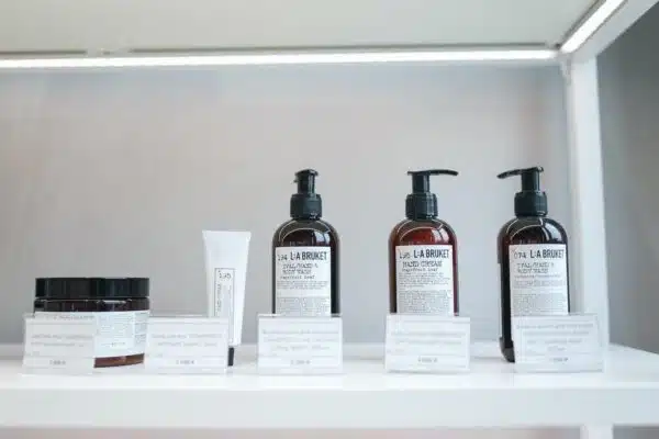 Conseils pour choisir des cosmétiques adaptés à votre type de peau et à vos besoins précis