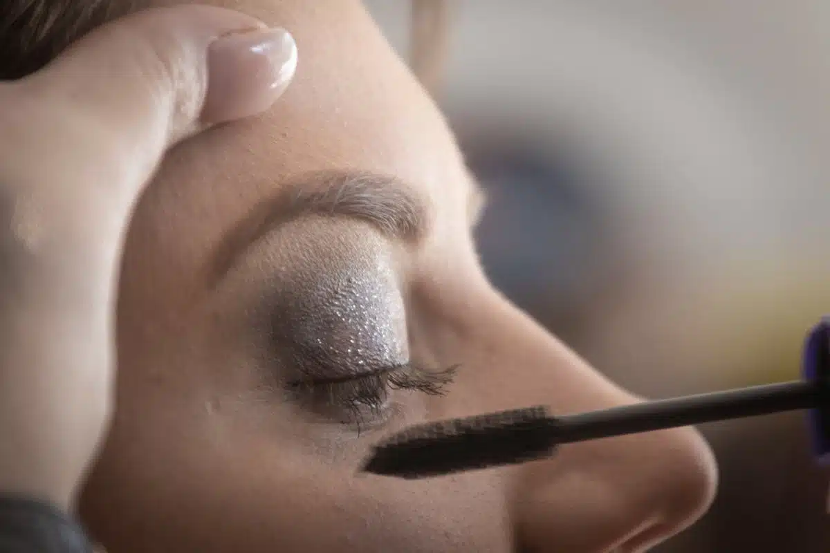 Des astuces pour un maquillage express parfait pour une soirée