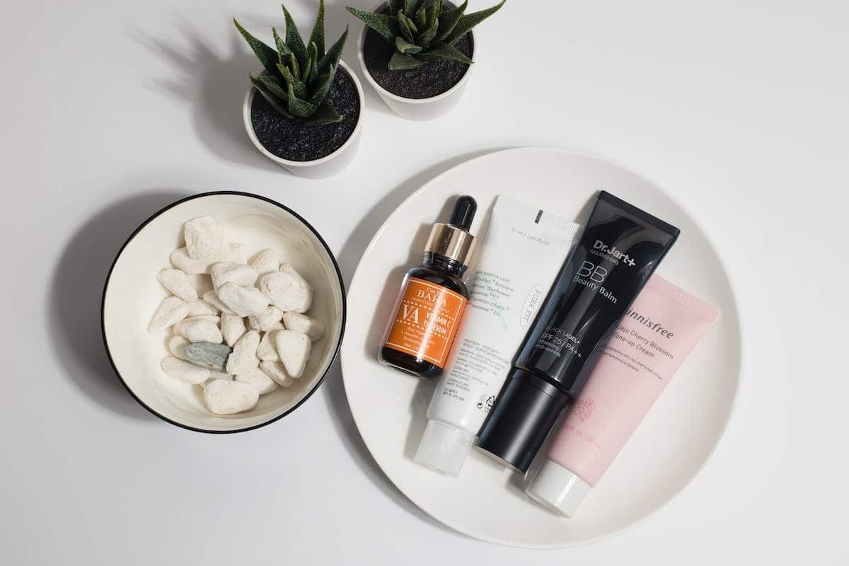 Les incontournables pour une routine skincare efficace : découvrez les meilleurs produits !