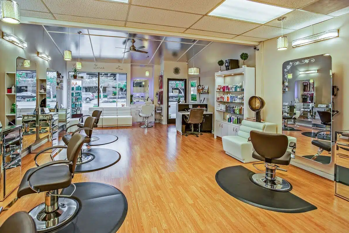 Expérience et savoir-faire : pourquoi choisir le salon Hanna à Courbevoie