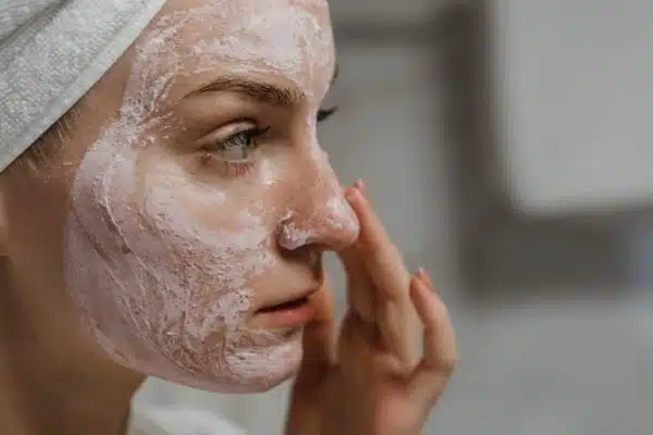 Prendre soin de sa peau en hiver : les meilleures astuces