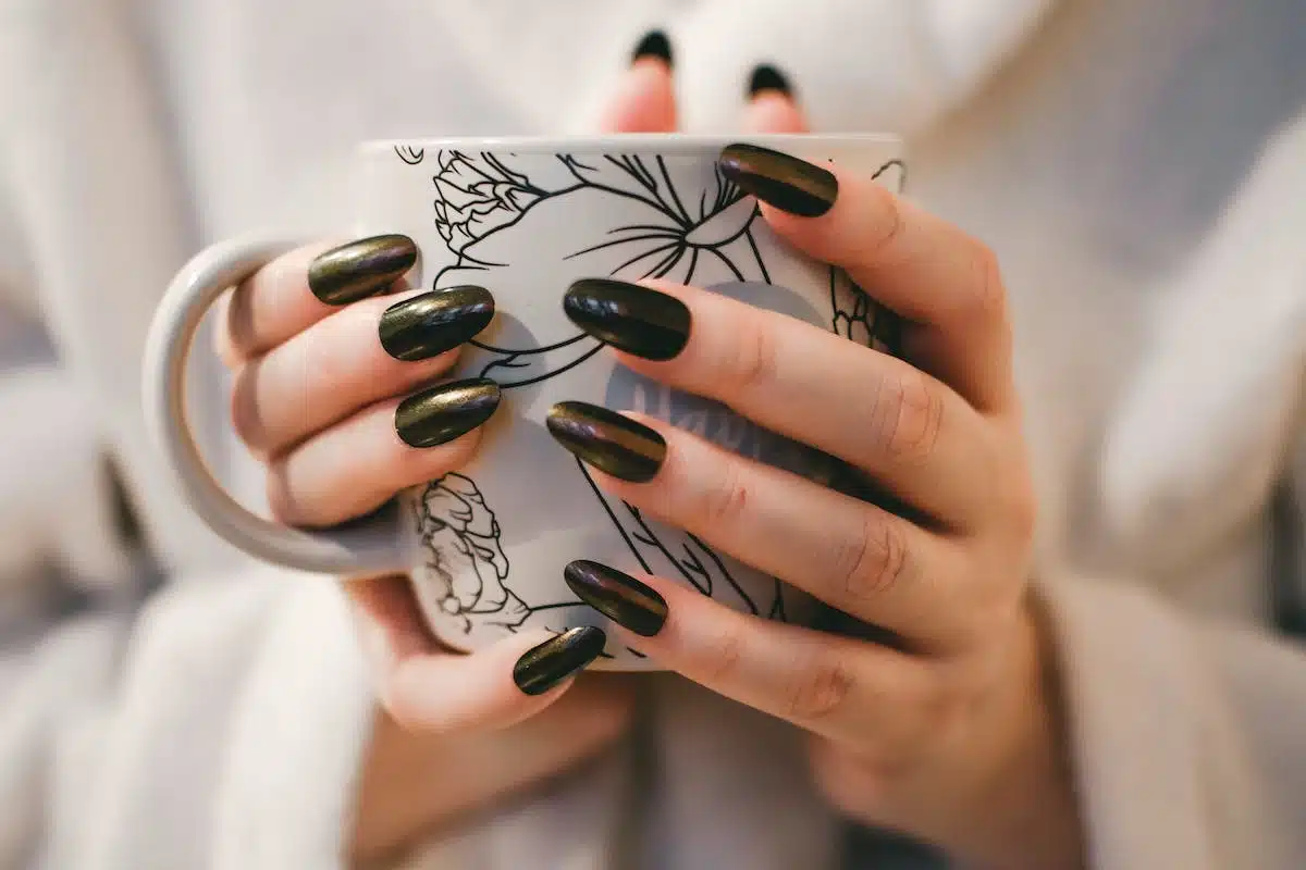 Les tendances nail art : les couleurs et designs à adopter