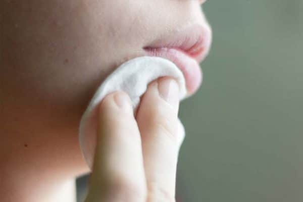 Comment se débarrasser de l’acné rapidement et naturellement ?