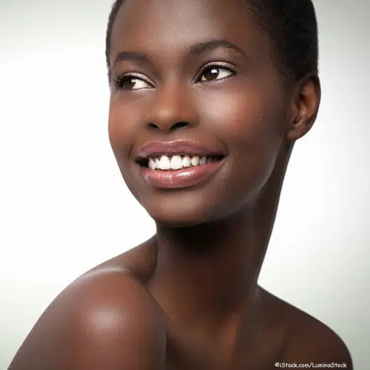 Comment choisir votre fondation pour la peau noire ?